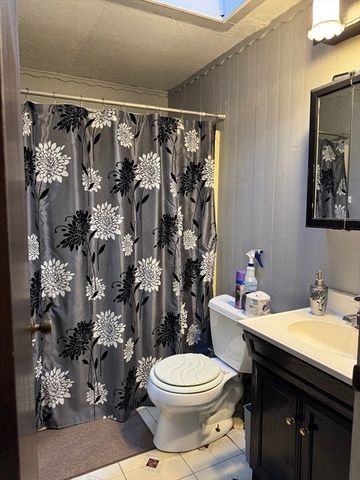 19 Rice Rd, Millbury, MA 01527