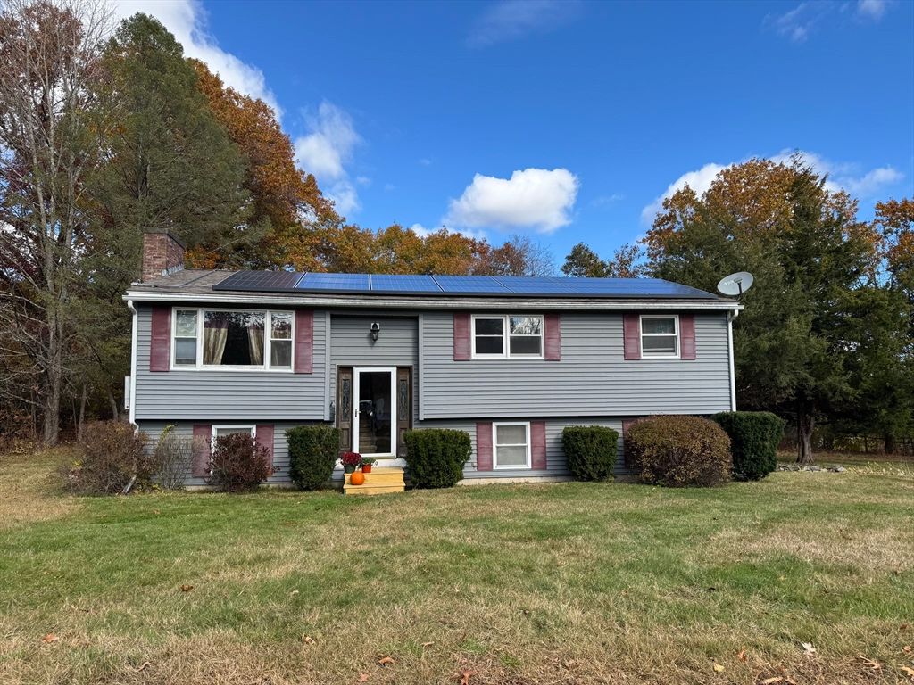 19 Rice Rd, Millbury, MA 01527