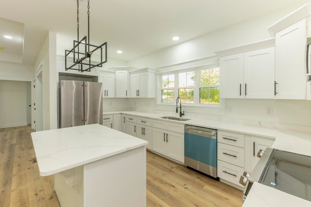 22 E Golden Island, Nancy, KY 42544