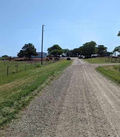 1010 Lcr 612, Mart, TX 76664