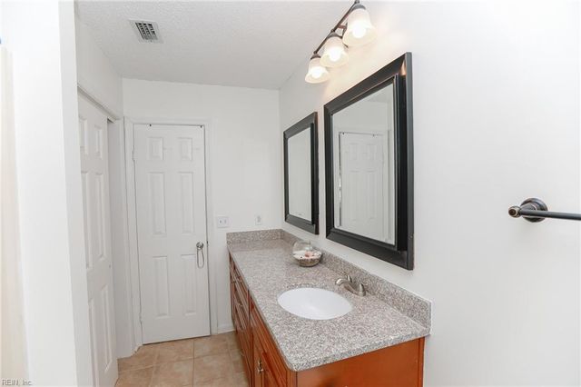 4828 Oldwick CT, Virginia Beach, VA 23462