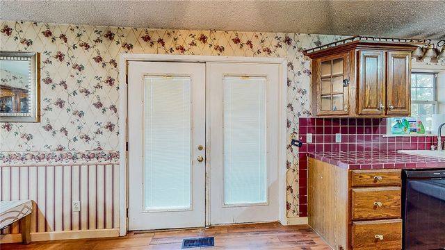 12214 Kenneth Price Road, Springdale, AR 72762