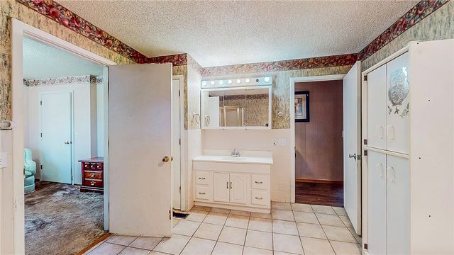 12214 Kenneth Price Road, Springdale, AR 72762