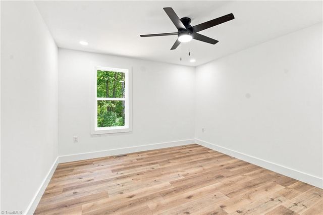 5612 Murray Road, Winston-salem, NC 27106