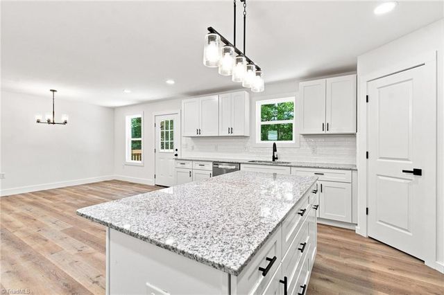 5612 Murray Road, Winston-salem, NC 27106