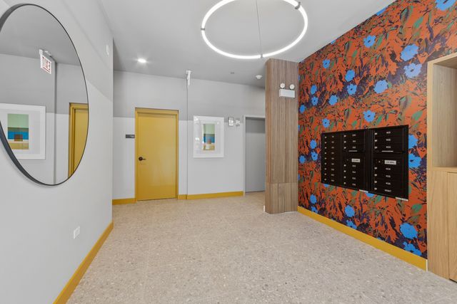 1550 W Monroe Street 306, Chicago, IL 60607