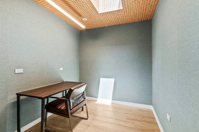 1550 W Monroe Street 306, Chicago, IL 60607