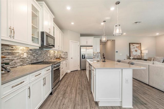 7122 HERON WALK LANE, Wesley Chapel, FL 33545
