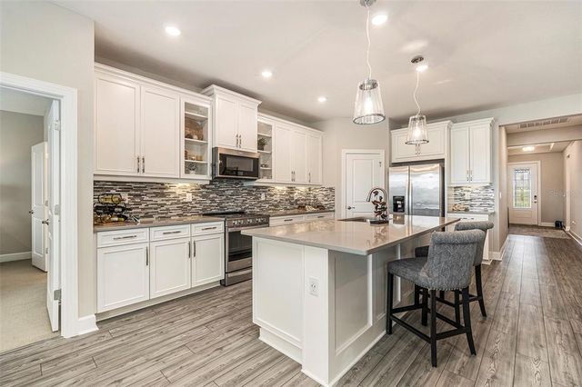7122 HERON WALK LANE, Wesley Chapel, FL 33545