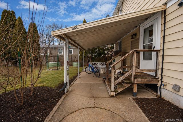 52 Park Avenue, Williston Park, NY 11596