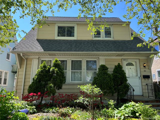 52 Park Avenue, Williston Park, NY 11596