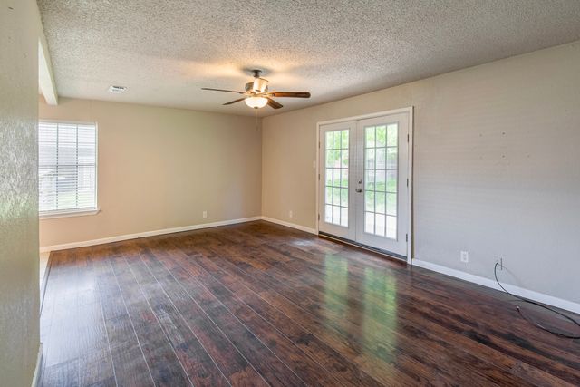 3107 Arkansas Circle, Sherman, TX 75090