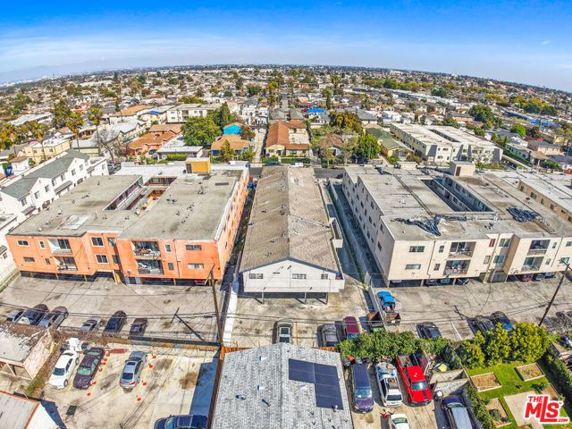 6339 10th Avenue, Los Angeles, CA 90043