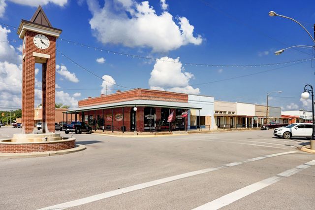 1021 Star Lane, Alleyton, TX 78933