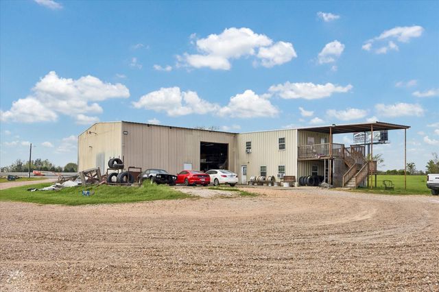 1021 Star Lane, Alleyton, TX 78933