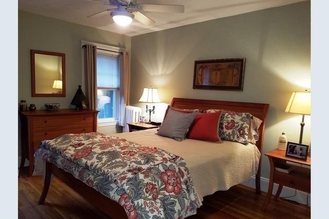 12 Athelstane Rd 1, Newton, MA 02459