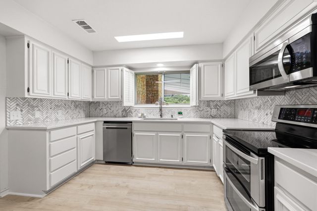 203 Longhorn, Horseshoe Bay, TX 78657