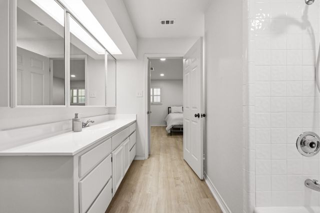 203 Longhorn, Horseshoe Bay, TX 78657