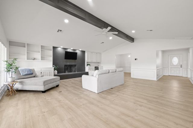 203 Longhorn, Horseshoe Bay, TX 78657