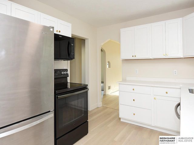 3110 Young Street, Omaha, NE 68112