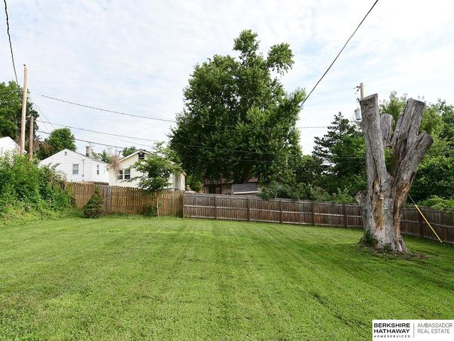 3110 Young Street, Omaha, NE 68112