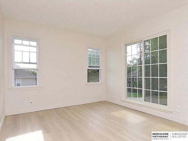 3110 Young Street, Omaha, NE 68112