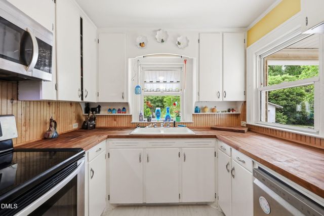 203 Vernon Street, Broadway, NC 27505