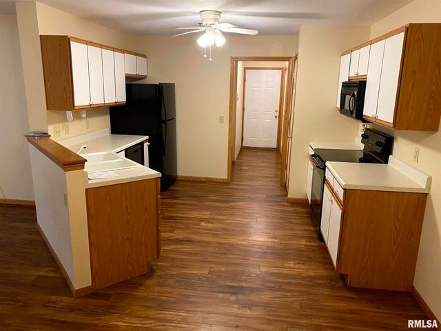 3804 CREEK HILL Drive, Bettendorf, IA 52722