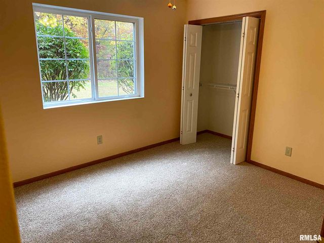 3804 CREEK HILL Drive, Bettendorf, IA 52722