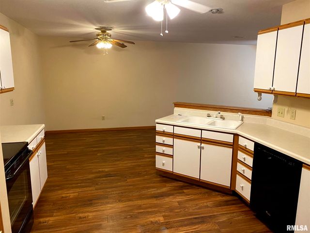 3804 CREEK HILL Drive, Bettendorf, IA 52722