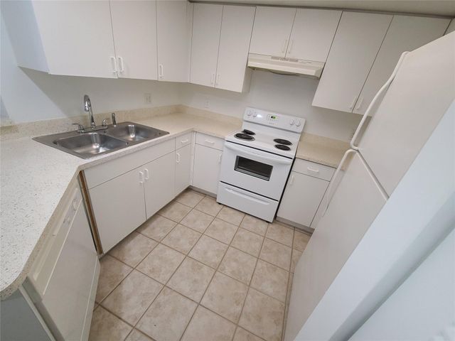 4159 N Haverhill Road 1316, West Palm Beach, FL 33417