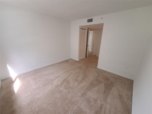 4159 N Haverhill Road 1316, West Palm Beach, FL 33417
