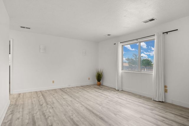 1200 38TH Street SE, Rio Rancho, NM 87124