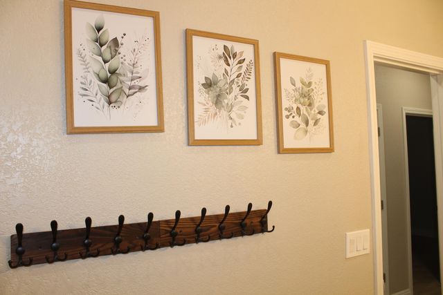 5222 W Lark Court W, Visalia, CA 93291