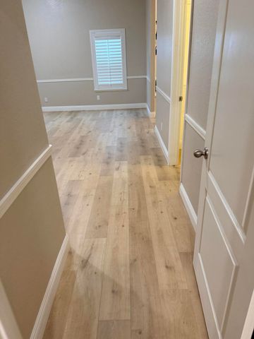 5222 W Lark Court W, Visalia, CA 93291