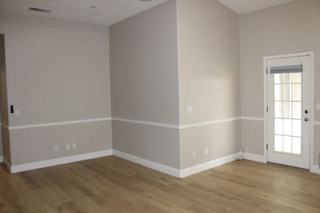 5222 W Lark Court W, Visalia, CA 93291