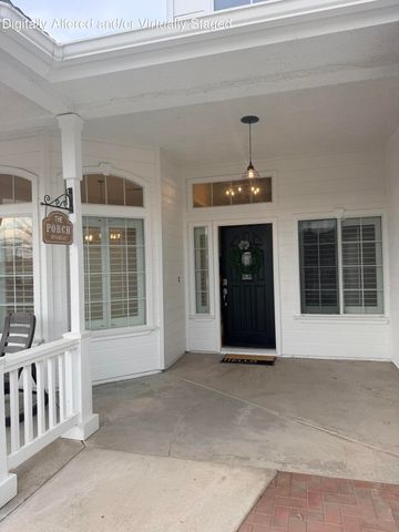 5222 W Lark Court W, Visalia, CA 93291