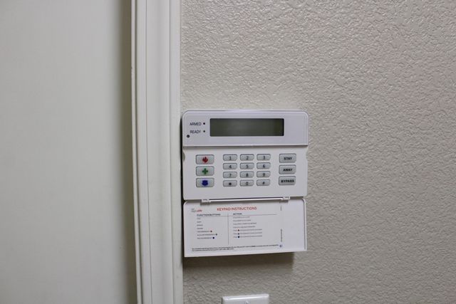 5222 W Lark Court W, Visalia, CA 93291