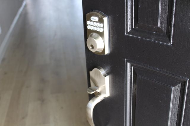 5222 W Lark Court W, Visalia, CA 93291