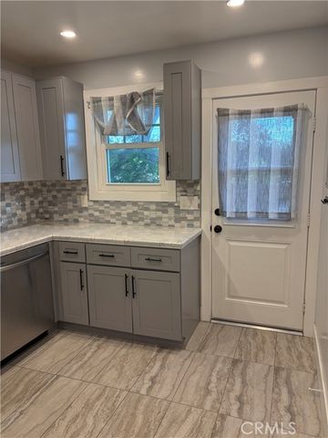 110 W Home Place, Redlands, CA 92373