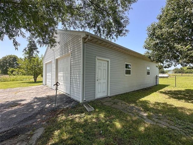 120 NW W Highway, Kingsville, MO 64061