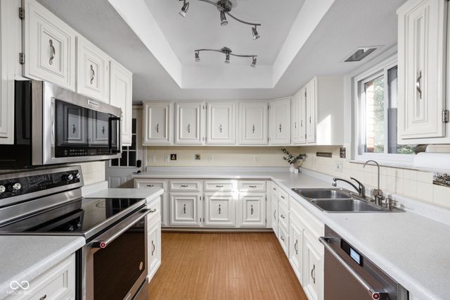 8133 Groton Lane, Indianapolis, IN 46260