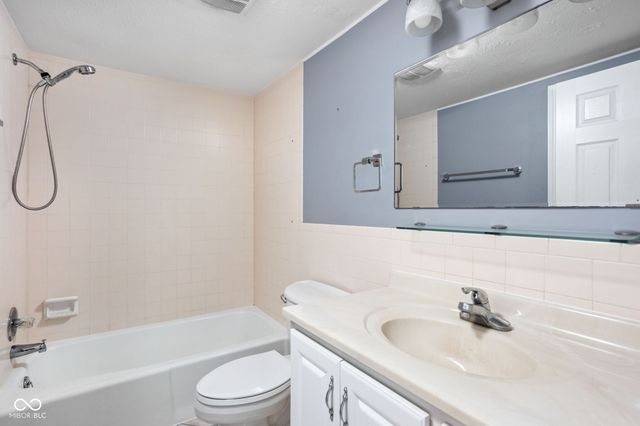 8133 Groton Lane, Indianapolis, IN 46260