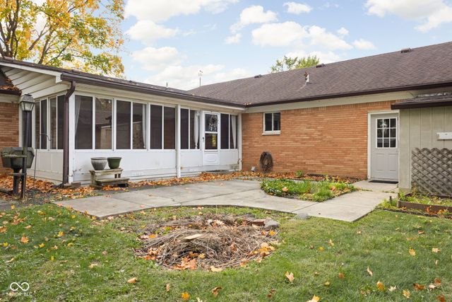 8133 Groton Lane, Indianapolis, IN 46260