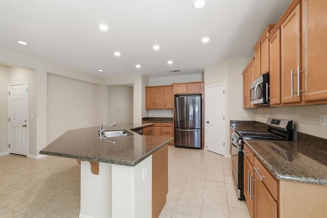 1320 Stoney Cross Ln, Lincoln, CA 95648