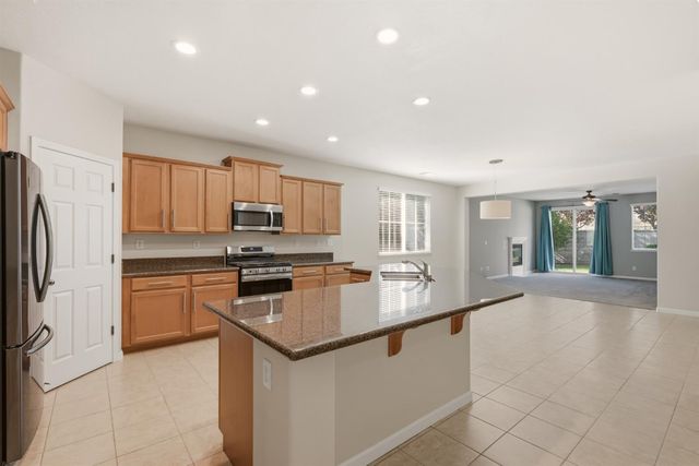 1320 Stoney Cross Ln, Lincoln, CA 95648