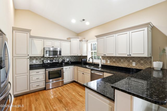 332 NE 52nd Street, Oak Island, NC 28465