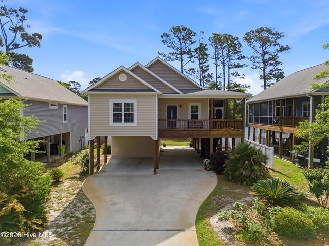 332 NE 52nd Street, Oak Island, NC 28465