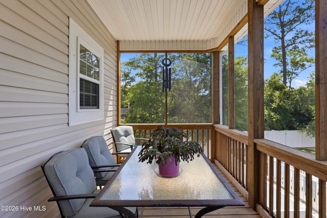 332 NE 52nd Street, Oak Island, NC 28465