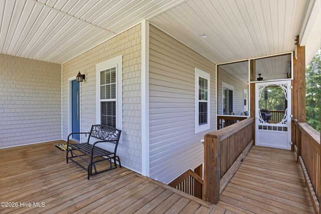 332 NE 52nd Street, Oak Island, NC 28465